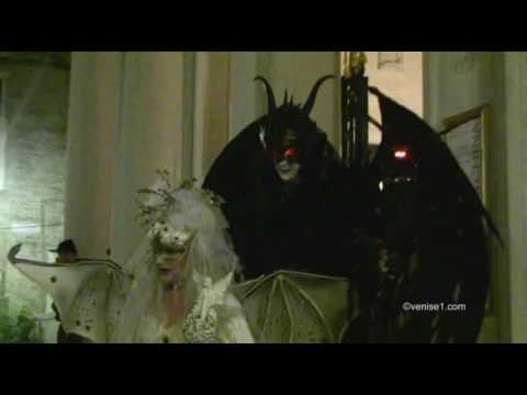 Carnaval de Venise, les costumes, par www.venise1.com. Film et commentaire ©venise1.com