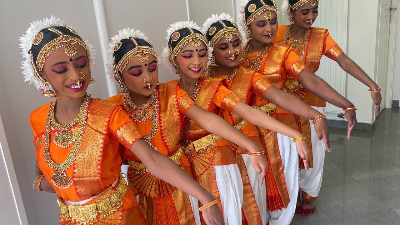 Vanni Mayil group dance 1 st 🏆