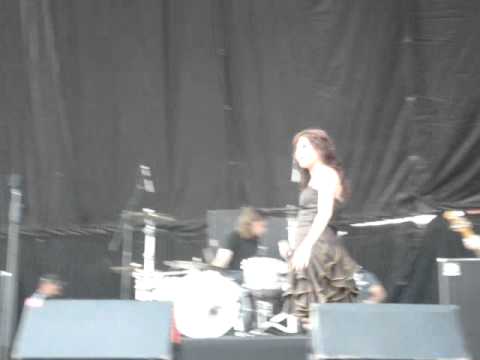 Flyleaf saying good bye at the Festival Corona Capital Mexico 2010
