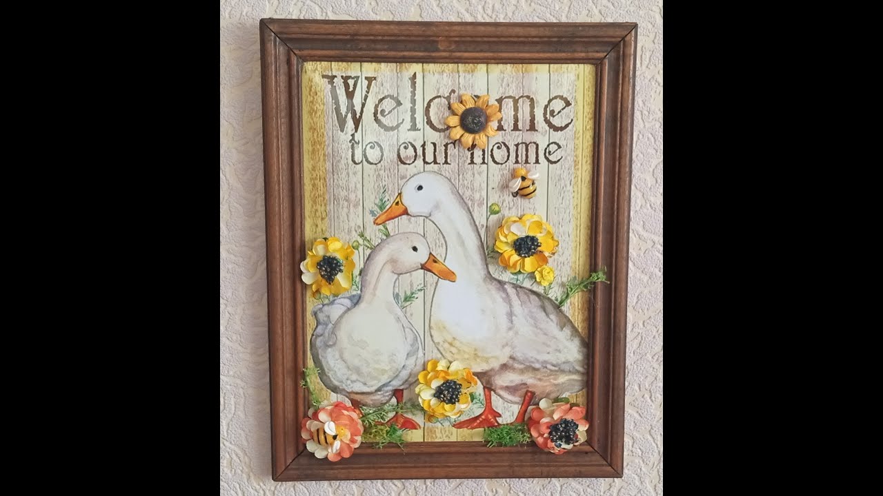 Простий декор для ганку на один сезон.