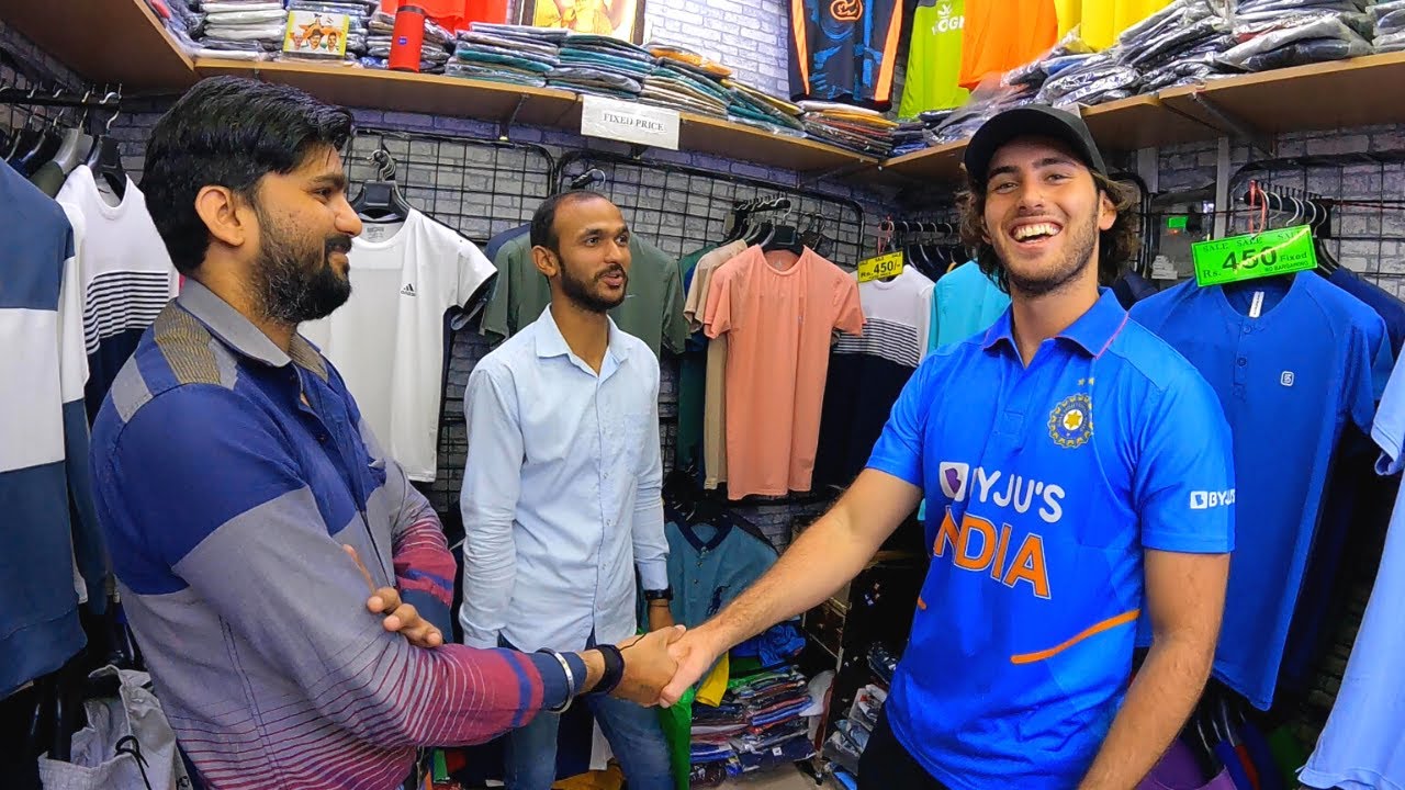 Fake Market Hunt in Delhi, India (bargaining for everything