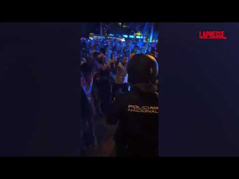 Video A Madrid scontri con la polizia durante la protesta per il diritto alla casa