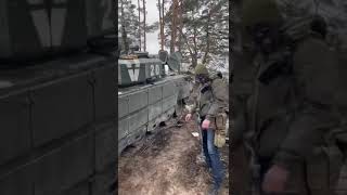 Ещё больше брошенной новой техники и снарядов для Украины от бежавших солдат РФ