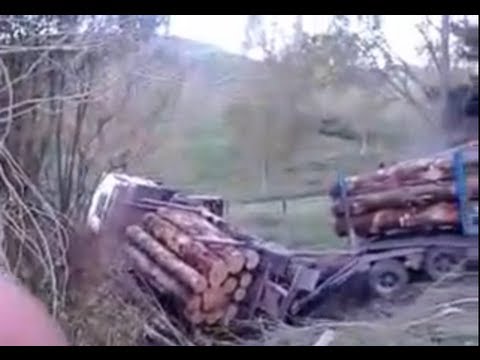 EPIC FAIL who is at fault dozer driver or truck driver