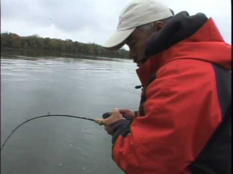 MidWest Outdoors Mississippi River Pool 9 Bass - YouTube