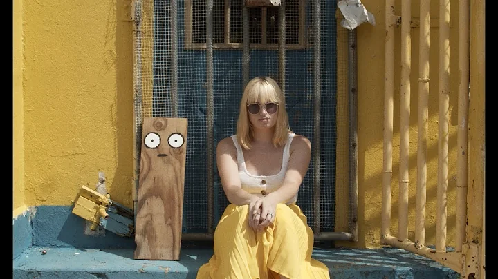 Sarah Ray - Love Me (Music Video)