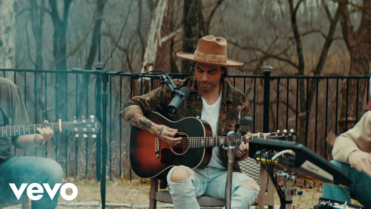 Niko Moon - SOMEBODY IS ME (Campfire Sessions)