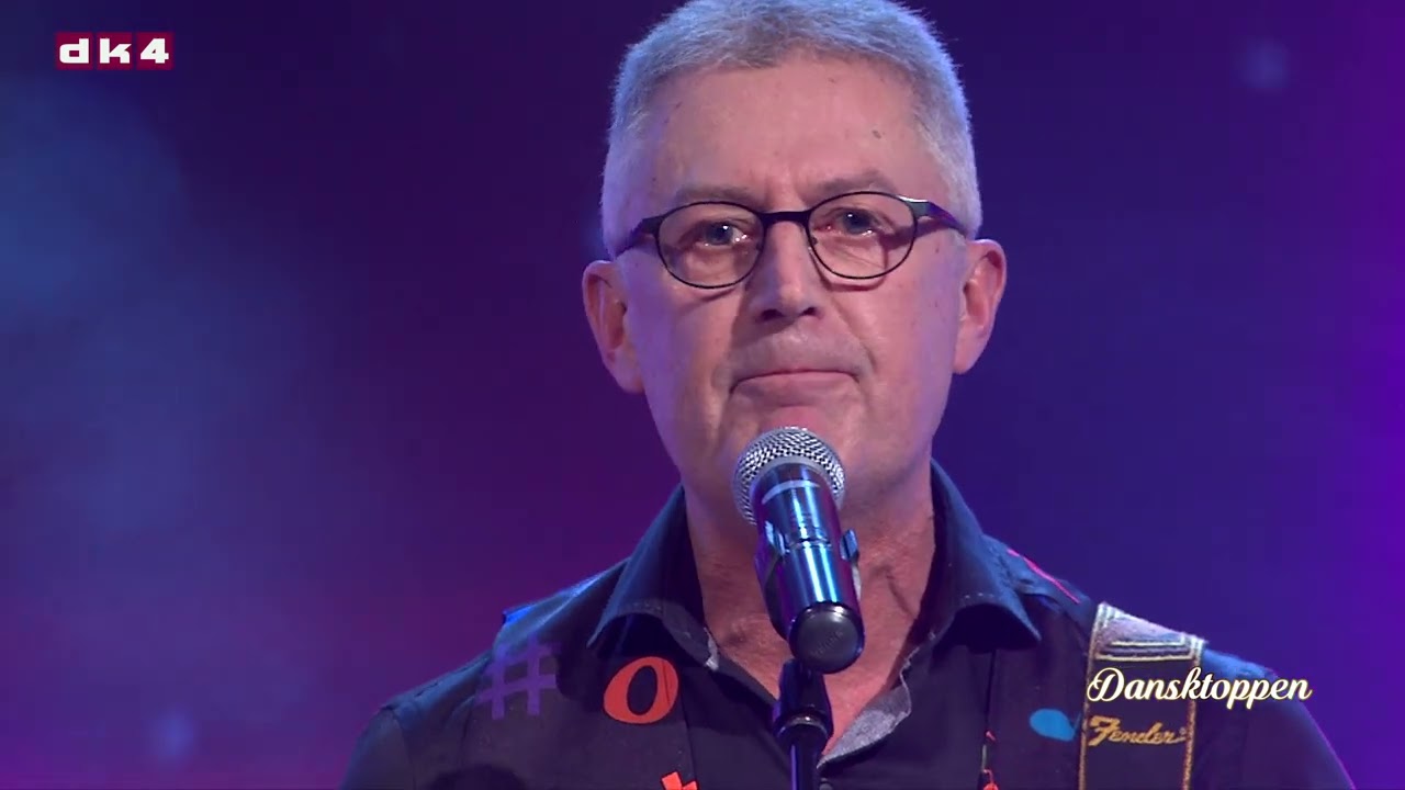 HC Eichner  - En buket med røde roser