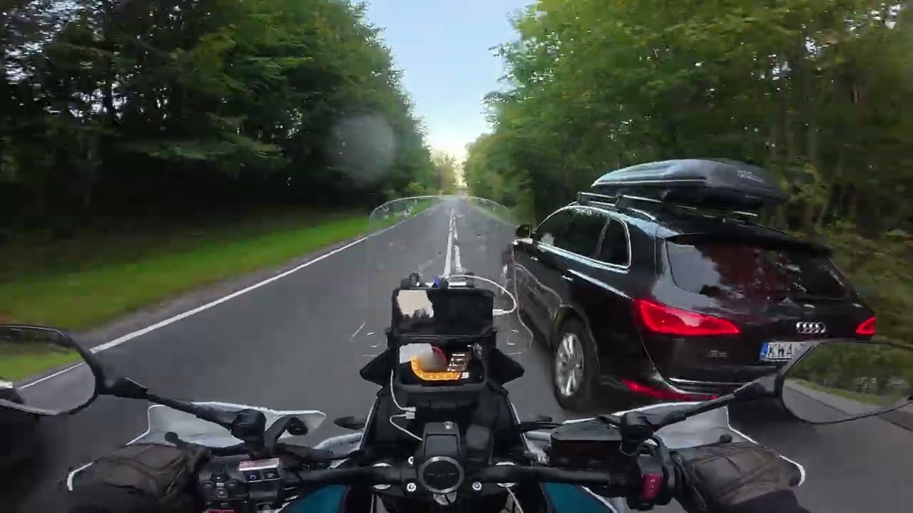 CfMoto 450 Mt follows Bmw Gs 1300