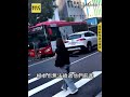 沒搭上公車怒了！翁"肉身擋車"整條路塞爆