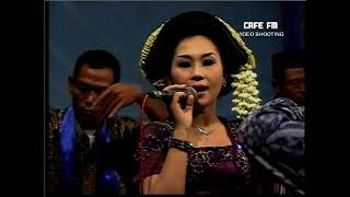 TAYUP GROBOGAN GIYANTINI   TLUTUR