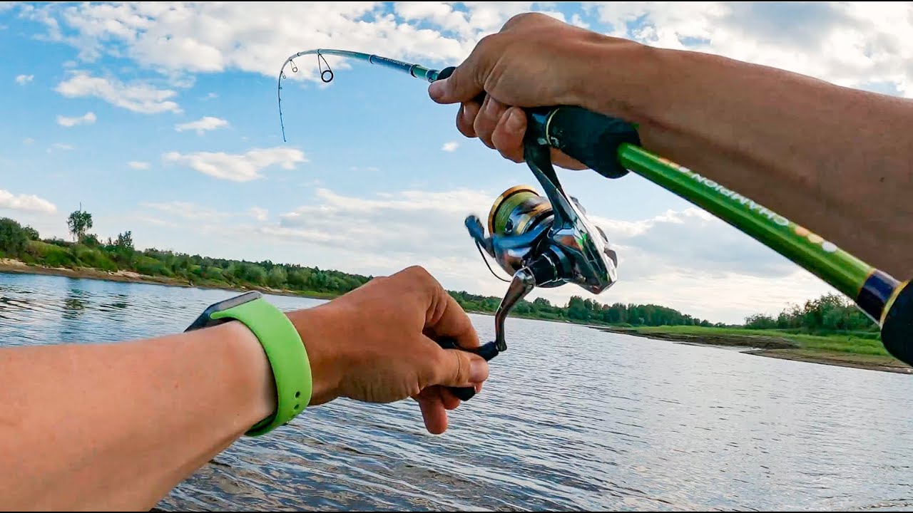 Ловля ЩУКИ и ОКУНЯ в ЖАРУ. И снова эта приманка работает. Рыбалка на ...