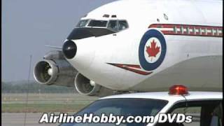 Canadian Armed Forces Boeing 707 CC-137  .. Crank up the volume!