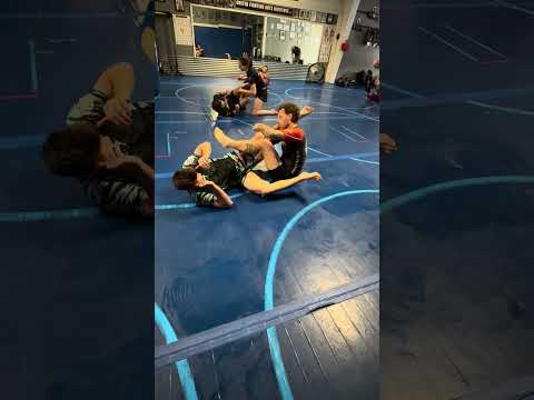 Waiter sweep to kneebar #bjjlife #brazilianjiujitsulifestyle #brazilianjujitsu #bjj #nogi #kneebar