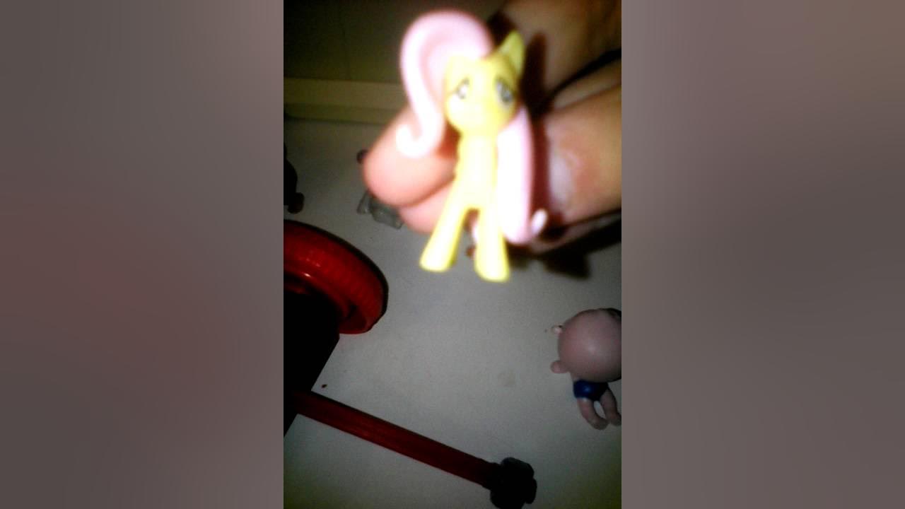 Мама купи мне игрушки - YouTube