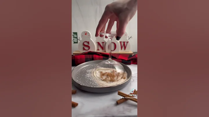 Trying Meghan Markles Signature Holiday Cocktail!