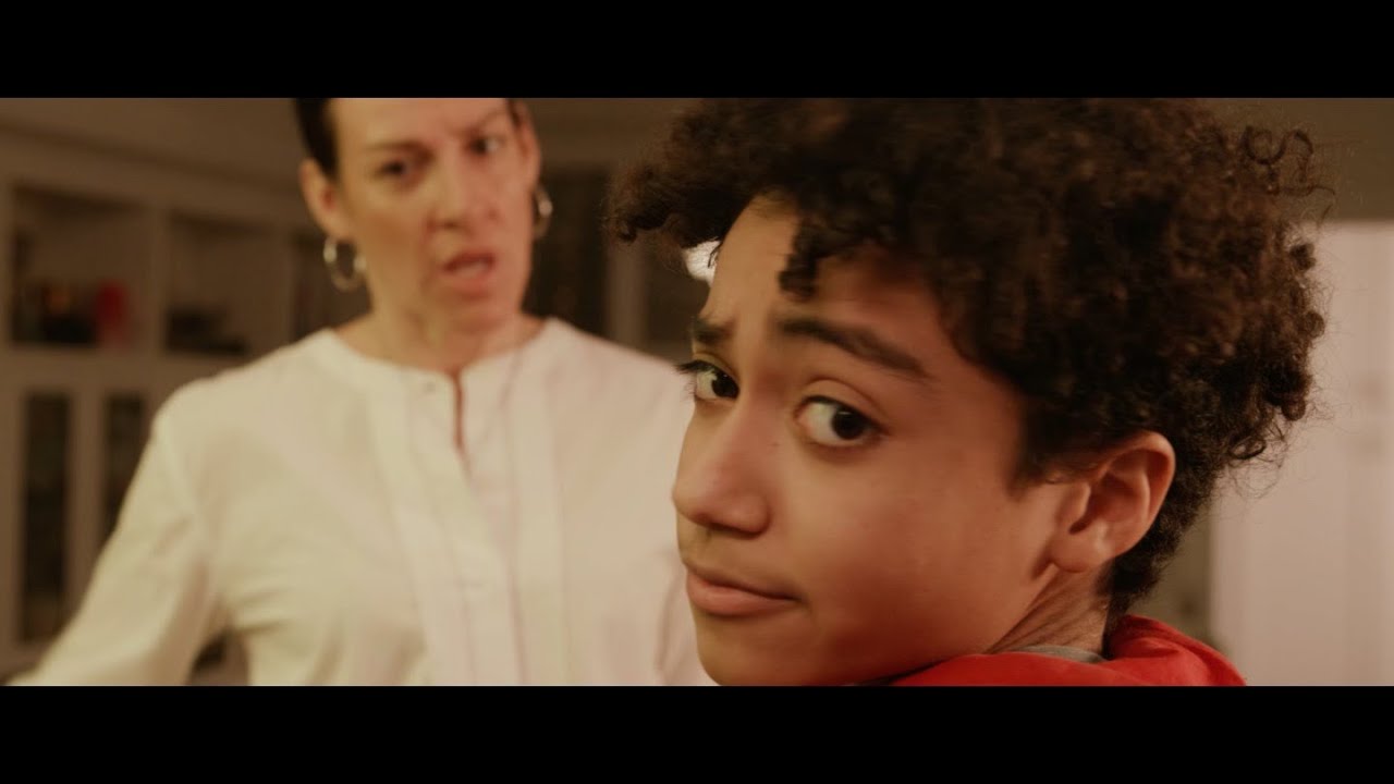 Dom Vallie in the “Been Himma” music video