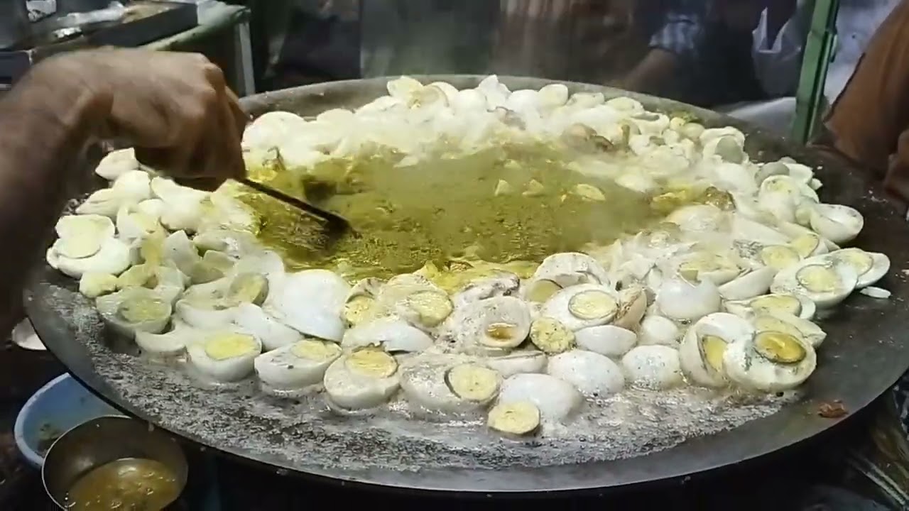 Ultimate 40 Eggs Boiled Fry Making Rs. 40/- Only l Bharuch Street Food | Boyal Fachra 