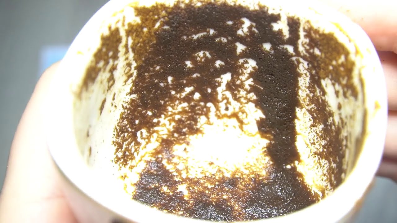 набрызгали густое молоко в кофе. кофейная гуща близнецы. кофейная гуща близнецы. толкование на кофейной гуще буквы. жираф на кофейной гуще.