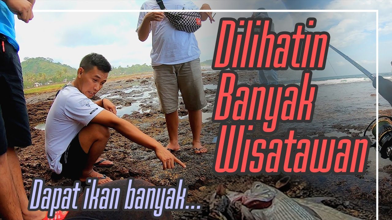 Dilihat banyak orang saat mancing di pantai