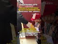 10月24日報道,#85后村支書給老人送午飯 ,#送飯村支書被老人喊強強娃  :每月補貼五六千,我家搞養殖的,沒問題。