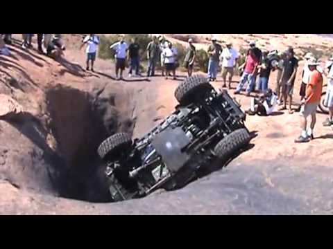 Jeep Rubicon flop in a Hells Revenge tub in Moab