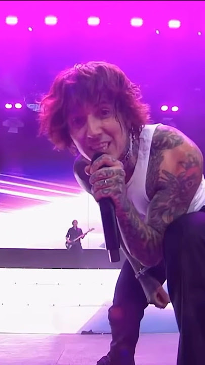 An ICONIC Metalcore Intro… BMTH & Babymetal - Kingslayer #bringmethehorizon #bmth #metalcore