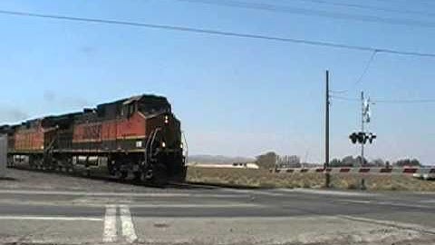 60-70 MPH! BNSF flying through the Mojave Desert
