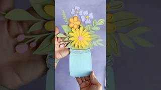 Make your next gift card beautiful with this paper flower gift card holder! #papercrafts #diygift