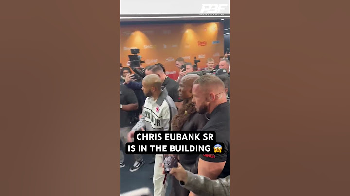 WOW! CHRIS EUBANK SR ACCOMPANIES JR TO FIGHT WITH CONOR BENN #shorts