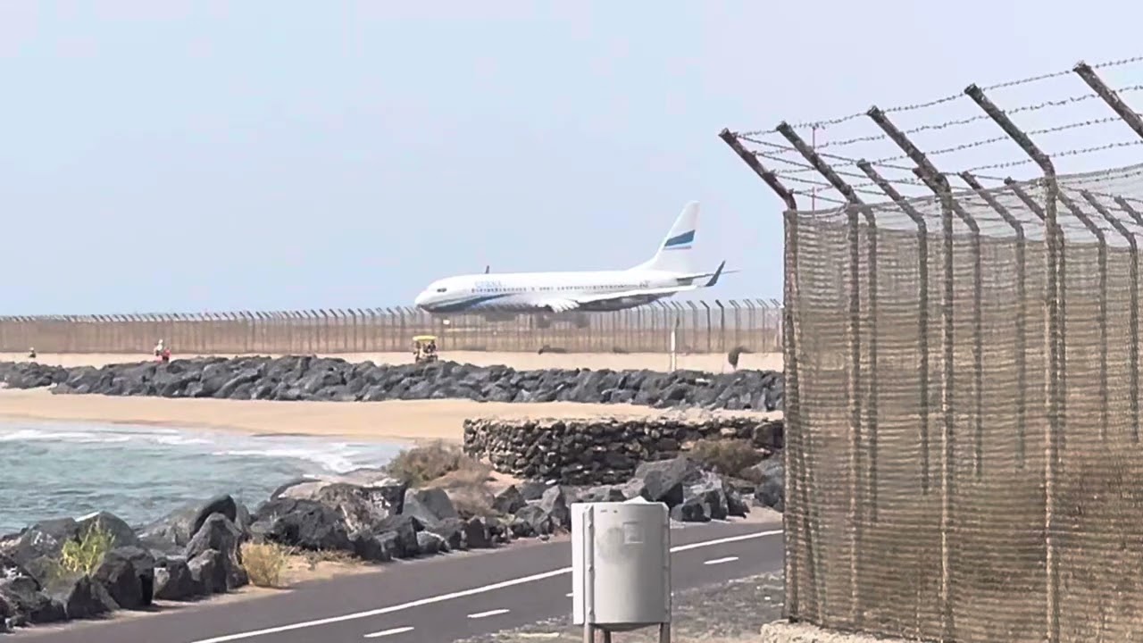 Lanzarote Airport action !!! 