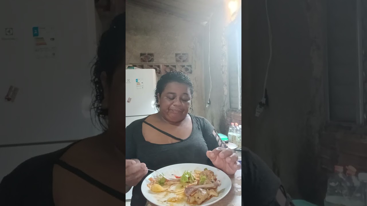 Gente essa comida está divina meu Deus,se escreva no canal bgd. 