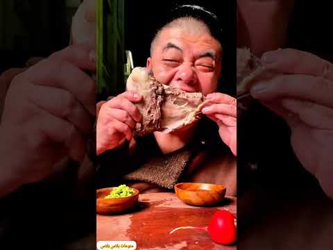 الدب المنغولي أكل اللحوم الحمراء منغوليا   