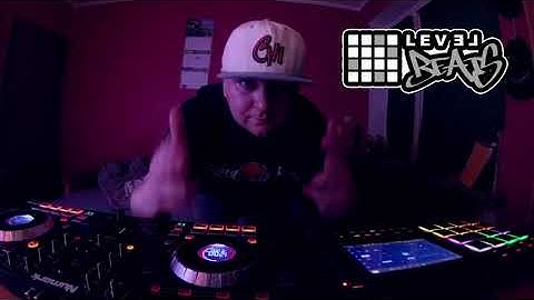 MPC + Numark Scratch One Shot Live playing