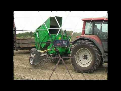 Akmenų rinktuvas Kivi-Pekka. Darbas itin akmenuotose dirvose. Rovaltra