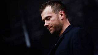 Damon Albarn ft. Scratch- Too late