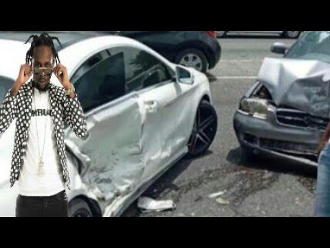 Breaking News - Intense In Car Crash In Kingston Jamaica - YouTube