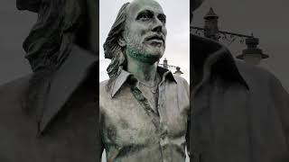 Maurice Gibb Statue