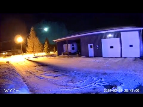 Meteor captured over Saskatchewan sky