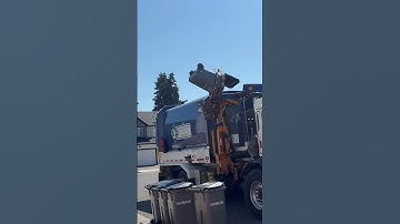 Peterbilt 520 Labrie Automizer