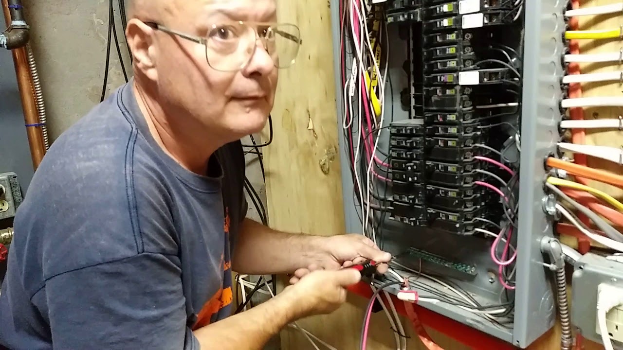 How to wire a double pole 30 amp breaker on new construction - YouTube