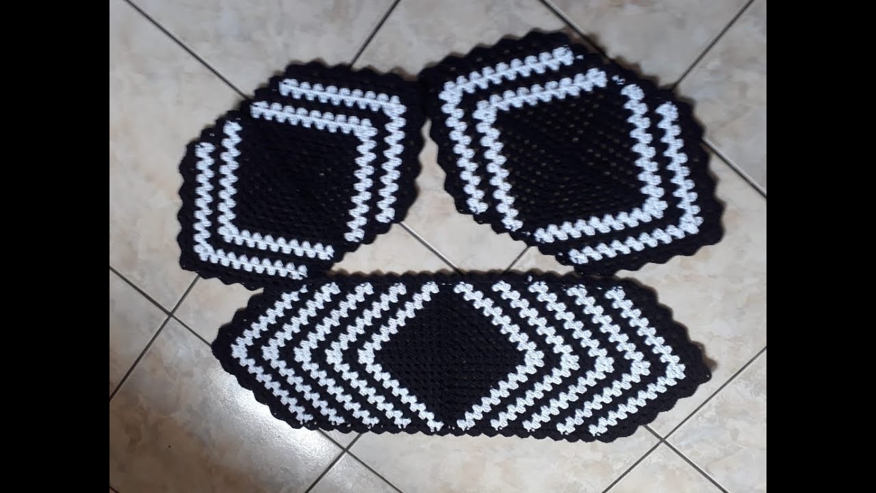Jogo de passadeira preto com branco 🌼  Panos de cozinha de crochê, Tapete  de croche estrela, Caixa de crochê