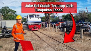Download Lagu SAAT LOKOMOTIF MENGINJAK REL NON AKTIF DENGAN PERLAHAN DAN PENUH PENGAWALAN EXTRA ! MP3 Download Lagu SAAT LOKOMOTIF MENGINJAK REL NON AKTIF DENGAN PERLAHAN DAN PENUH PENGAWALAN EXTRA ! MP3