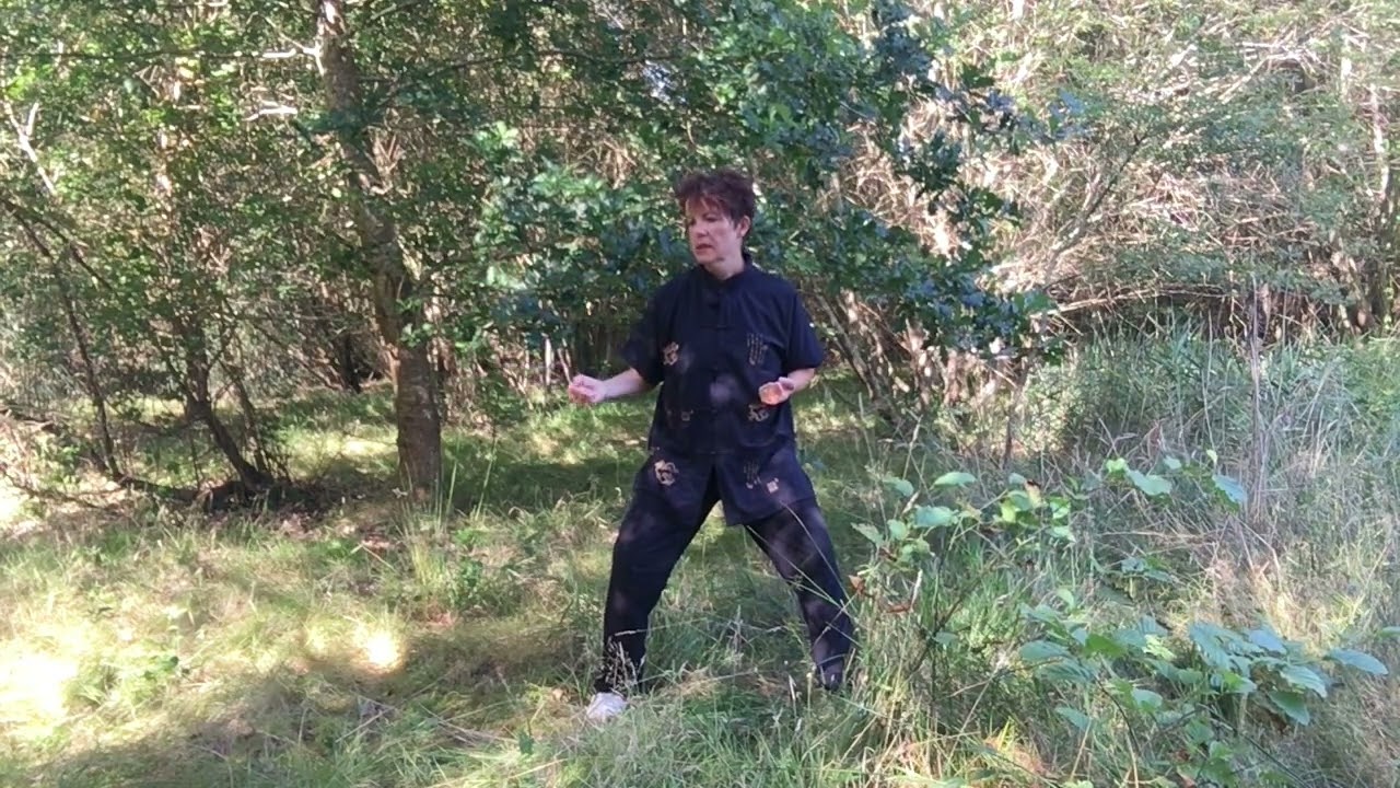 9_ Pousser les stèles à droite et à gauche