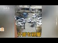 【焦點】外地援助上海的好蔬菜搗爛再扔掉😱新鮮豬肉被遣返😫  | 台灣大紀元時報