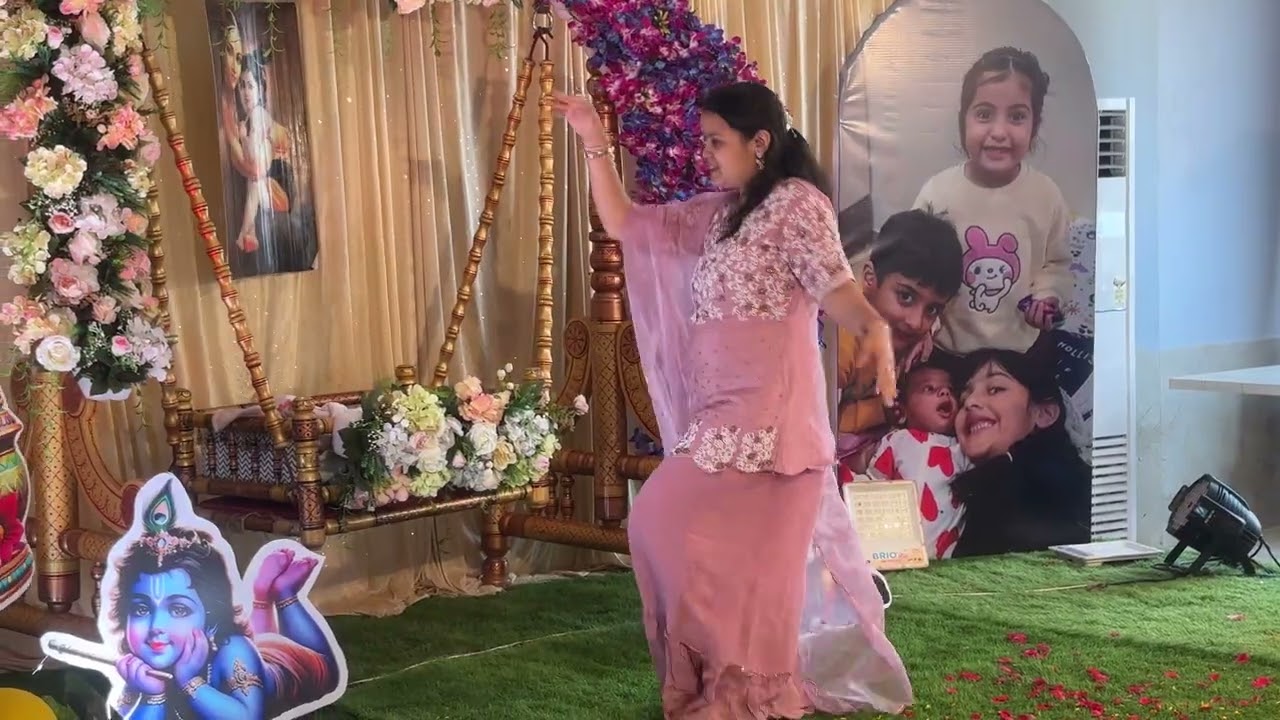 Komal at Trupti bhabhi’s Jadwa