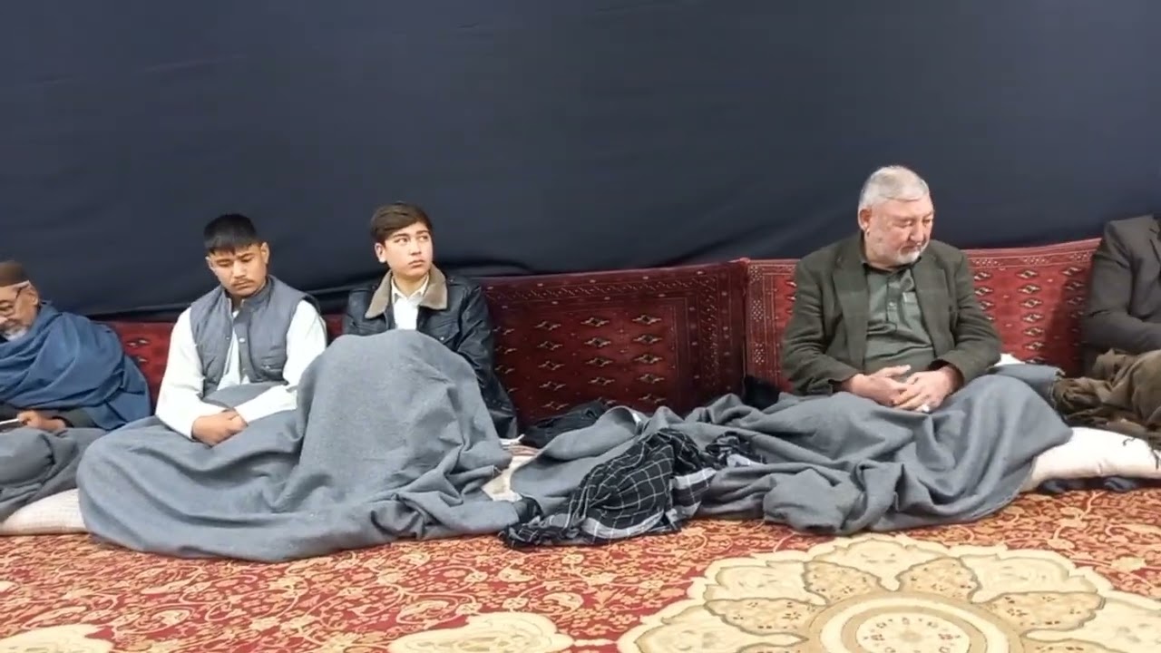 # منقبت خوانی در ایام فاطمیه با صدای حاجی بسم الله فقط گوش کنین دوستای عزیز به حمایت شما ضرورت است