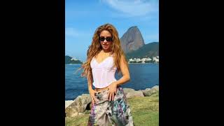 💃🇧🇷 ¡Shakira salió a celebrar su show como sólo ella sabe: bailando en las calles de Brasil!