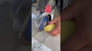 Cutting ceramic tiles with a portable, high-precision automatic water-cooled saw #cuttingskills