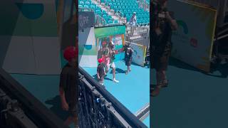 Reilly Opelka entering Hard Rock Stadium👋🏼 #tennis #reillyopelka #opelka #miamiopen #tennisplayer